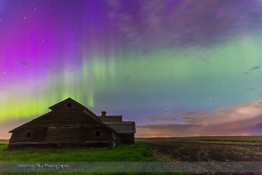 Alan-Dyer-Shooting-the-Aurora-over-Old-Barn-5-June-7-8-2014_1402250670_lg