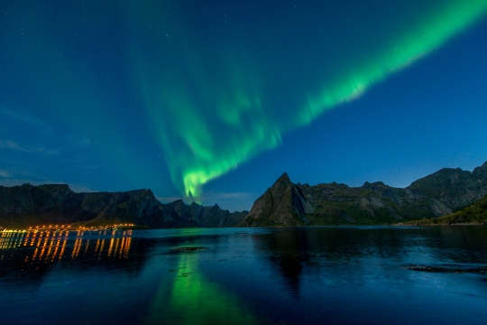 Aurora - Stian Rekdal - Reine, Nordland, Norway.