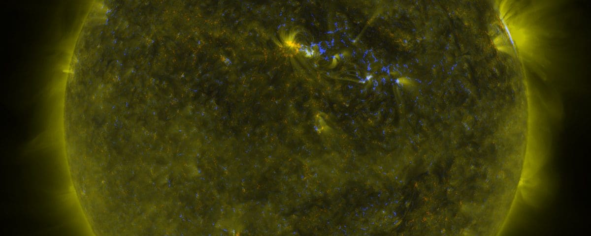 The Sun Observed by SDO - 171 Angstrom and Magnetic Field